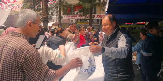 Başkan Dinçer, Büyükşehir Belediyesi’nin ata tohumu fidanlarını dağıttı