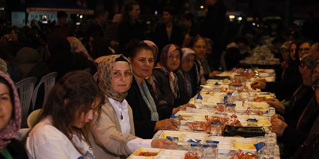 Başkan Çerçioğlu, Çineli vatandaşlarla iftar sofrasında buluştu