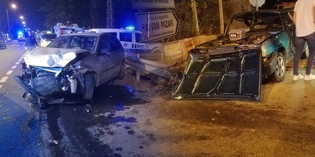 Aydın’da iki aracın karıştığı kazada 5 kişi yaralandı
