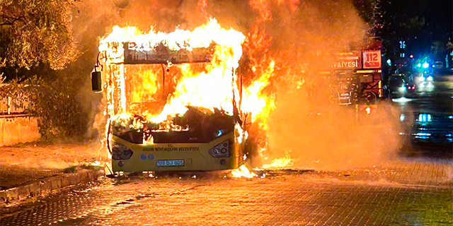Aydın'da halk otobüsünde yangın çıktı