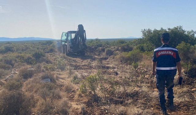 Didim'de hazine arazisinde kaçak kazı yapan şüpheli yakalandı