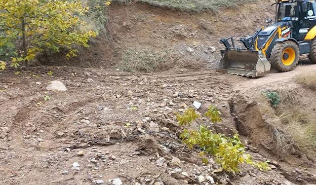 Köşk Belediyesi’nden bozulan yollara müdahale