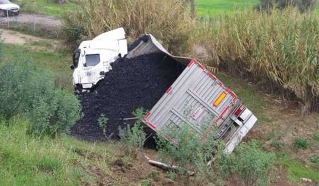 Aydın’da TIR şarampole devrildi