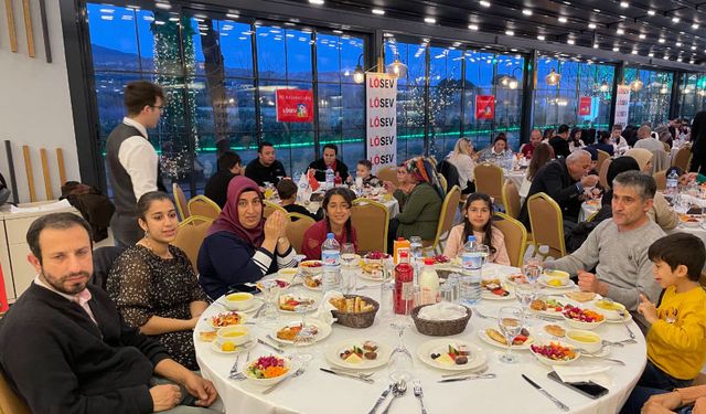 Aydın'da lösemili çocuklar ve aileleri için iftar düzenlendi