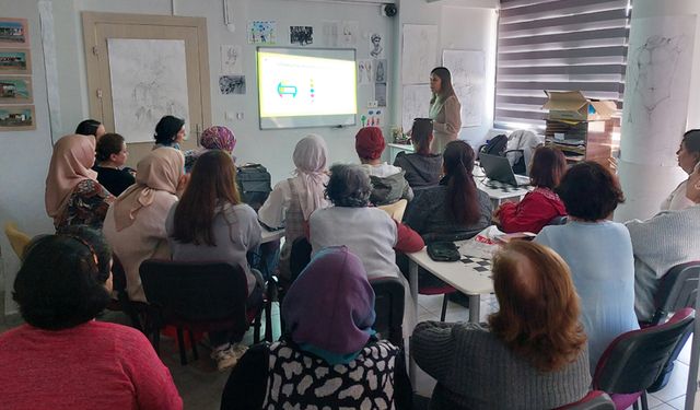 Germencik'te kadın girişimci adaylarına eğitim verildi