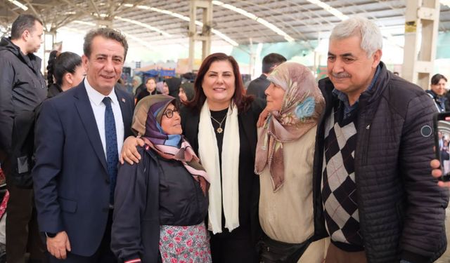 Başkan Çerçioğlu, Efeler Fatih Pazaryeri'nde vatandaşlarla buluştu