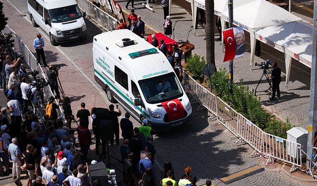 Ayşenur Ezgi Eygi gözyaşları içinde son yolculuğuna uğurlanıyor