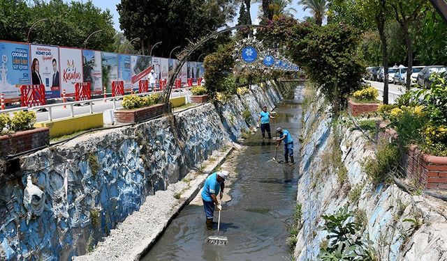 Kuşadası Belediyesi kent merkezinden geçen derenin ıslahına talip oldu