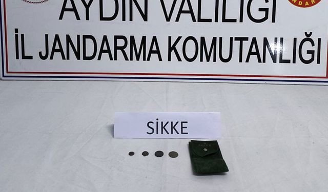 Aydın’da bir evde tarihi objeler ele geçirildi