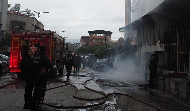 Aydın'da veteriner kliniğinde çıkan yangında 4 kişi dumandan etkilendi