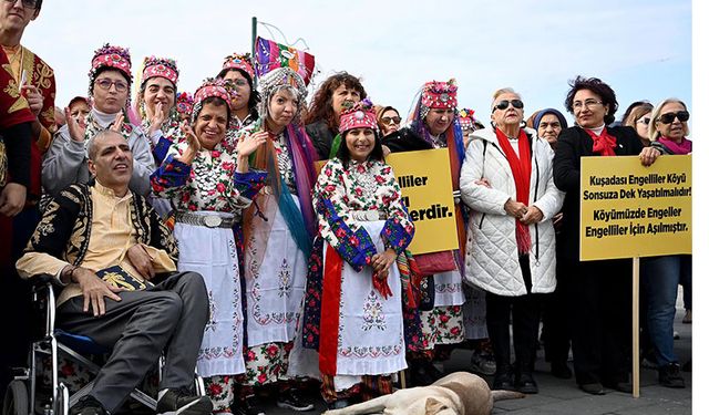 Kuşadası’nda 3 Aralık Dünya Engelliler Günü kutlandı