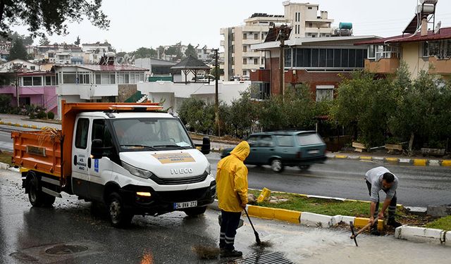 Kuşadası Belediyesi acil müdahale birimi ile sorunlara acil çözüm