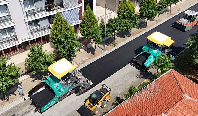 Başkan Çerçioğlu Efeler’in yollarını yeniliyor