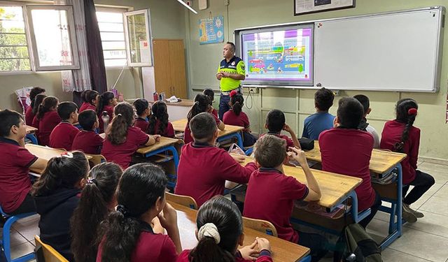 Söke’de ilkokul öğrencilerine trafik eğitimi verildi