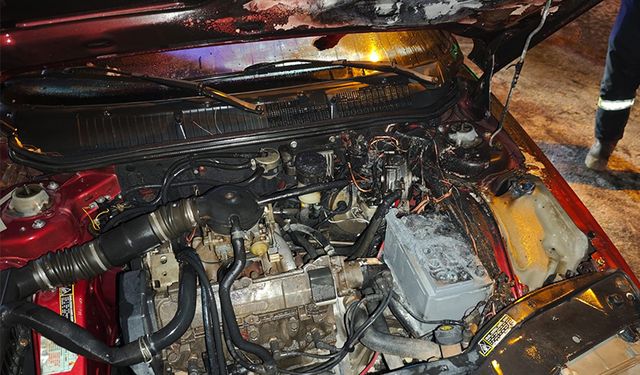 Seyir halindeki Tofaş alev aldı