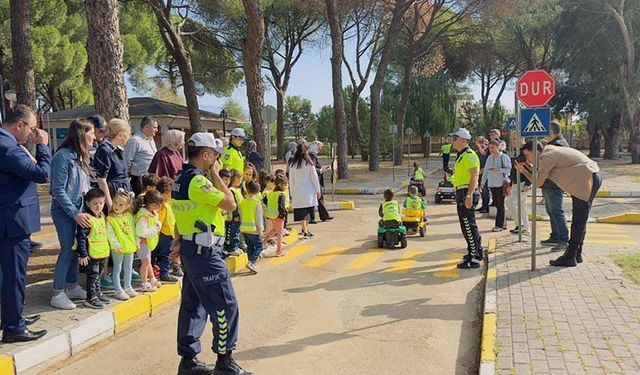 Nazilli’de 45 öğrenci trafik dedektifi oldu