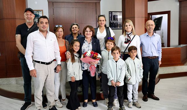 Küçük yelkenciler Başkan Gençay’ı ziyaret etti