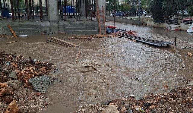 Didim’i sağanak yağış vurdu!