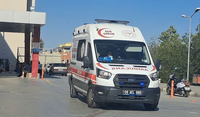 Söke'de iş makinası devrildi: 1’i ağır 3 yaralı