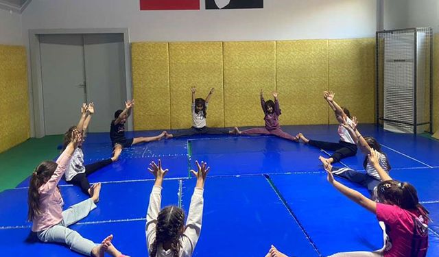 Aydın'da gençler hem sporu seviyor, hem de eğleniyor