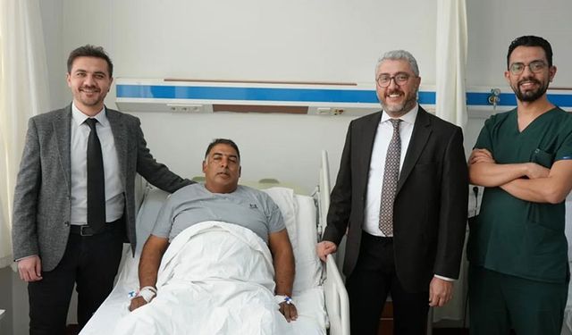 Ağız içinden alınan doku ile yeni idrar yolu oluşturuldu