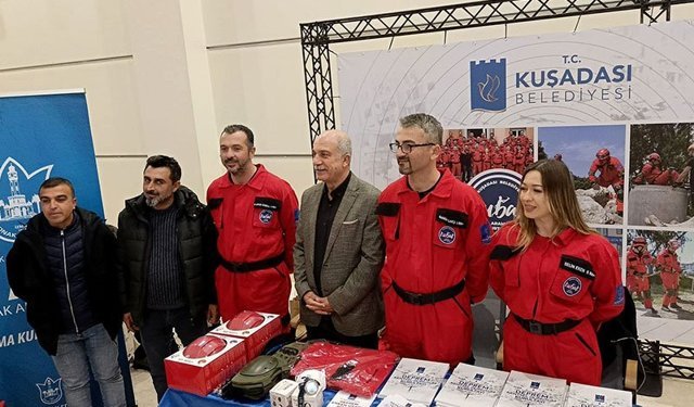 Kuşadası Belediyesi depreme karşı aldığı önlemleri İzmir’de anlattı
