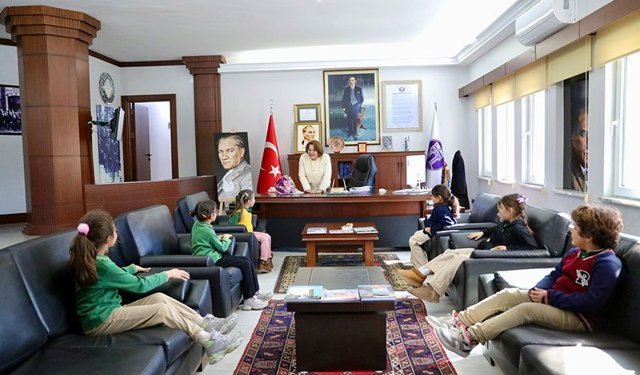 Didimli öğrenciler yerel yönetimi Başkan Gençay’dan dinledi