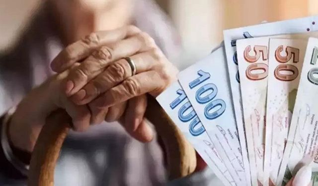 Emeklilerin bayram ikramiyesine artış gündemde!
