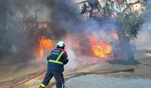 Aydın’da feci yangın: 2 araç küle döndü