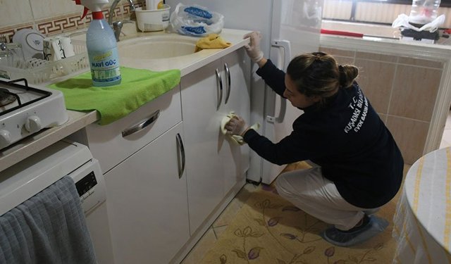 Kuşadası’nda evde bakım hizmeti bayram öncesi de devam ediyor