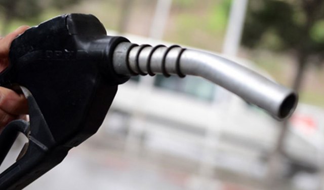 Yenisine alışmadan, akaryakıta bir zam daha