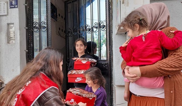 Başkan Yetişkin’den çocuklara bayram hediyesi
