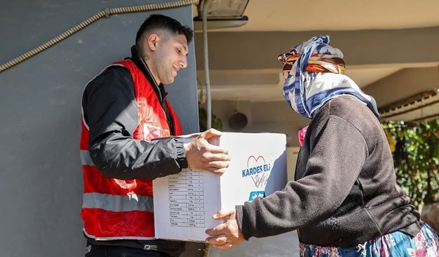 Efeler Belediyesi ramazan boyunca vatandaşların yanında oldu