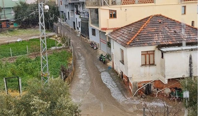 Köşk'te dolu yağışı etkili oldu