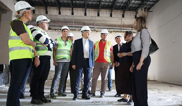 Rektör kent, diş hastanesi inşaatında incelemelerde bulundu