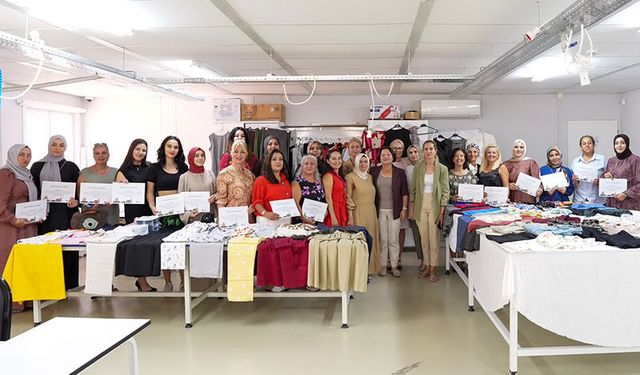 Didim’de moda tasarım kursiyerleri hünerlerini sergiledi