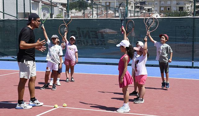 Kuşadası Tenis Kulübü hedeflerine birer birer ulaşıyor