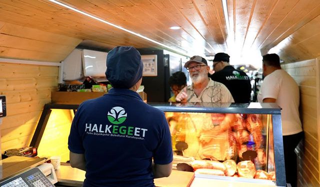 Mobil Halk Ege Et Akbük'te vatandaşlardan yoğun ilgi gördü