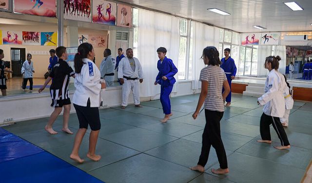 Başkan Anıl Yetişkin'den çocuklara hem spor hem geleceğe yatırım