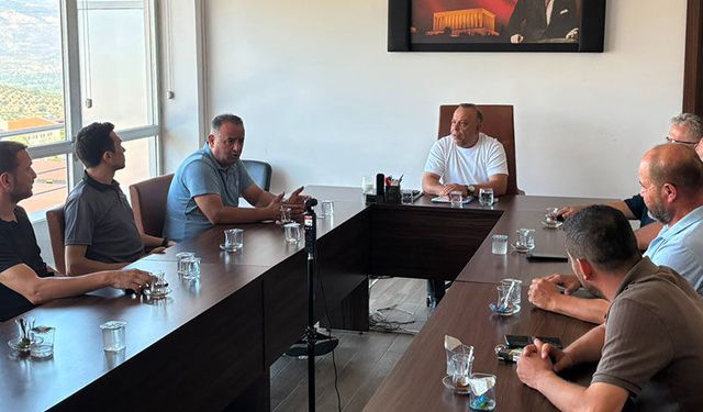 Başkan Özel, merkez mahalle muhtarlarıyla bir araya geldi