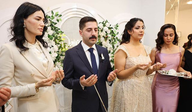 Sarıbaş,  danışmanını mutlu gününde yalnız bırakmadı