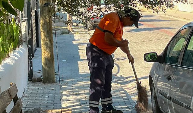 Efeler’de temizlik faaliyetleri aralıksız devam ediyor