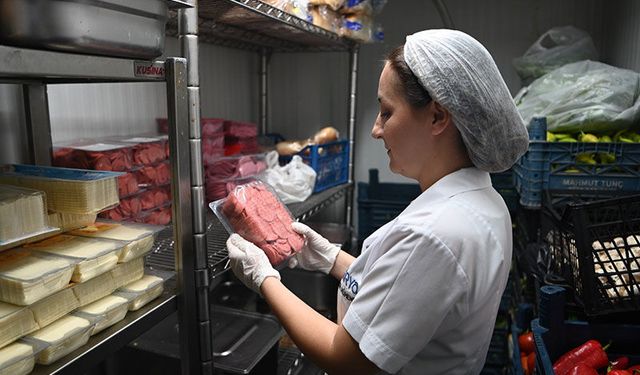 Kuşadası Belediyesi tesislerinde hijyen denetimleri aralıksız sürüyor