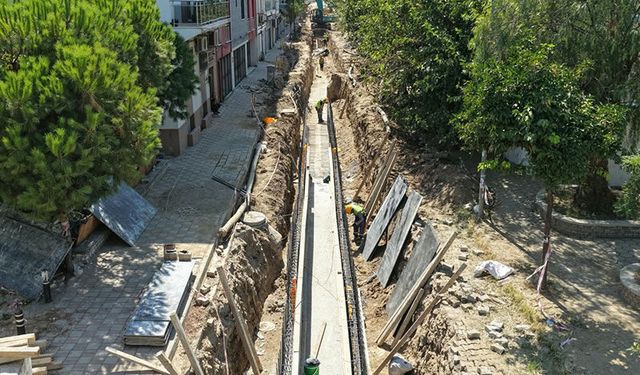 Büyükşehir Belediyesi'nin Efeler'de altyapı yatırımları sürüyor