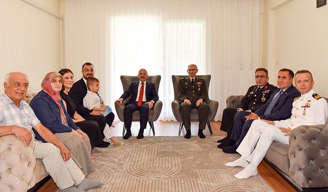Vali Varol, gazi Çakır ve ailesiyle bir araya geldi