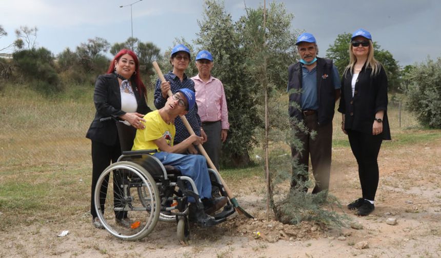 Engelli vatandaşlar “Benim de bir ağacım var” dedi