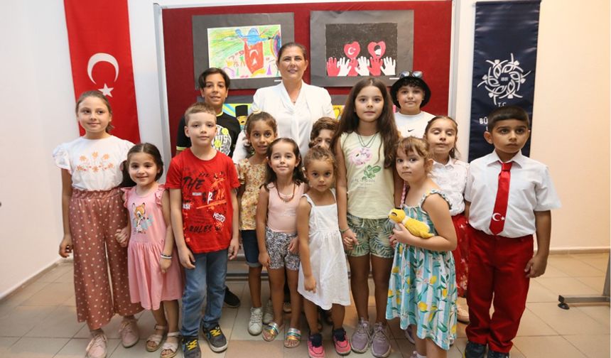 Çerçioğlu 30 Ağustos temalı serginin açılışını yaptı