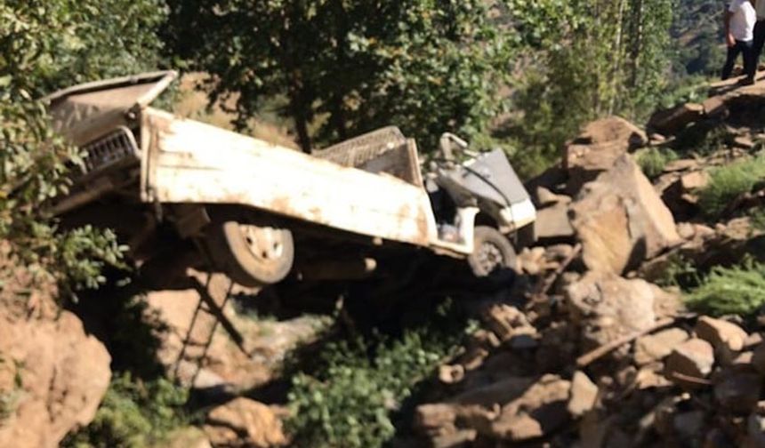 Aydın'da kamyonet 200 metrelik uçuruma yuvarlandı