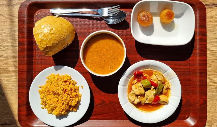 Büyükşehir Belediyesi dört çeşit yemeği 15 liradan sunmaya başladı