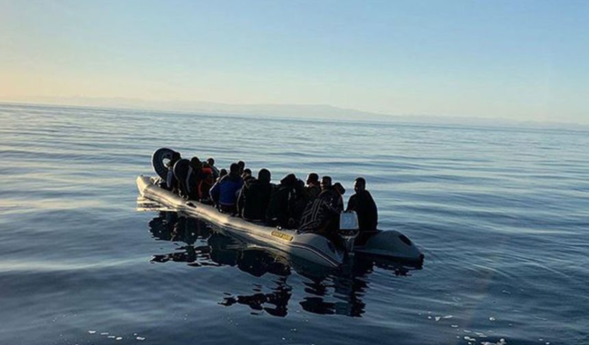 Didim açıklarında denizde kaybolan 21 düzensiz göçmen aranıyor